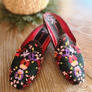 Beverly Feldman Embroidered Slip on Flats